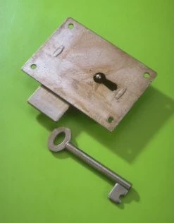 4'' Wide Steel Straight Cupboard Lock 155