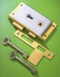 3 1/2'' Wardrobe Lock 90